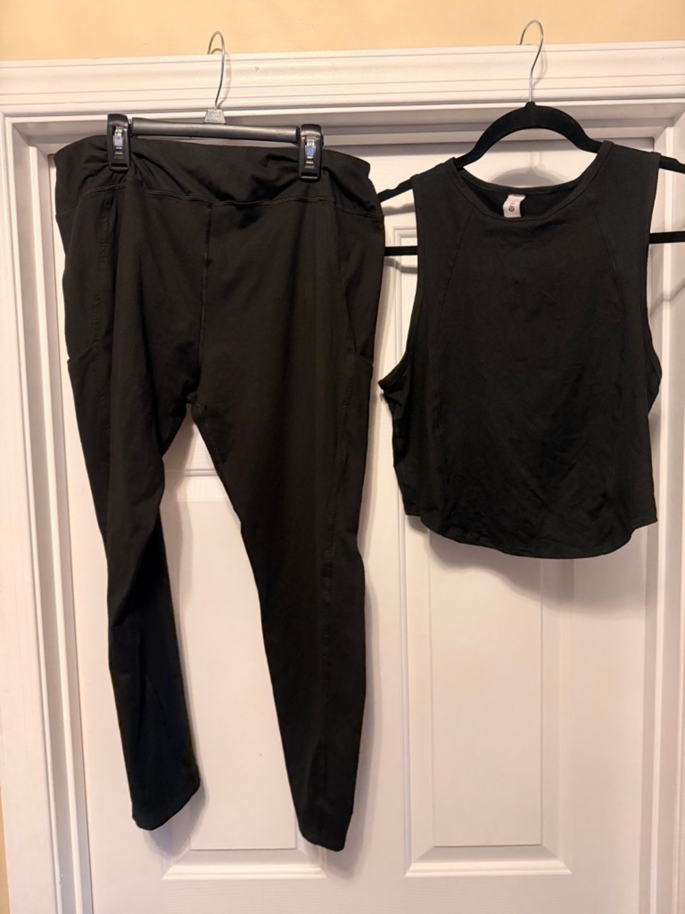 Lululemon Athletica Black Leggings with Cropped Tank Set Sz 12 - Picture 3 of 7